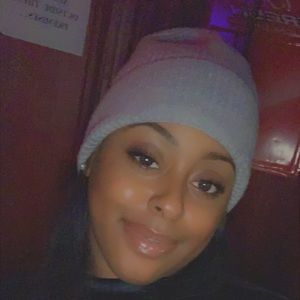 Meet your Posher, Latisha